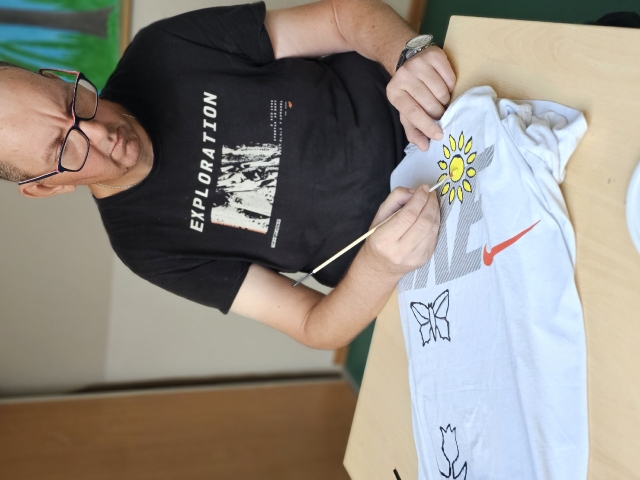 warsztaty malowania na bluzkach_39