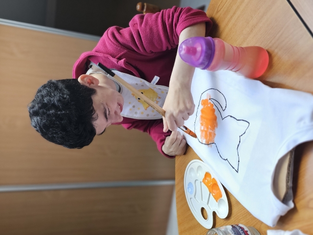 warsztaty malowania na bluzkach_40