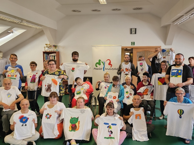 warsztaty malowania na bluzkach_65