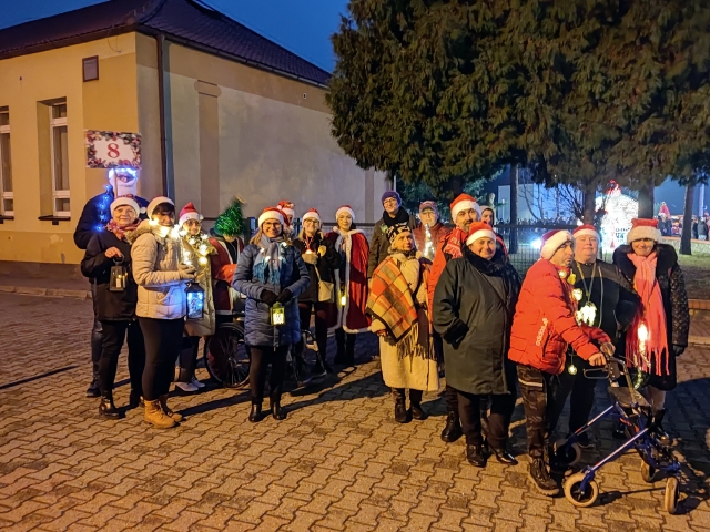 III Jarmark Świateczny i Korowód Światła_25