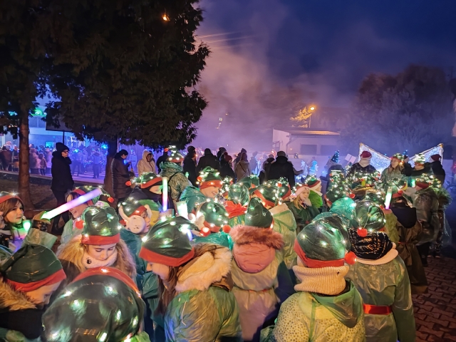 III Jarmark Świateczny i Korowód Światła_26