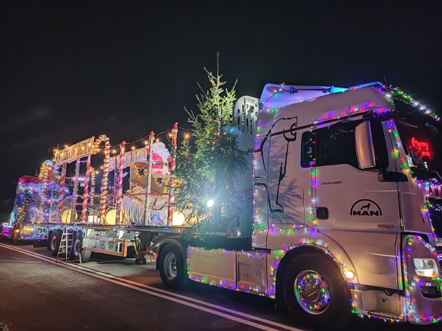 III Jarmark Świateczny i Korowód Światła_37