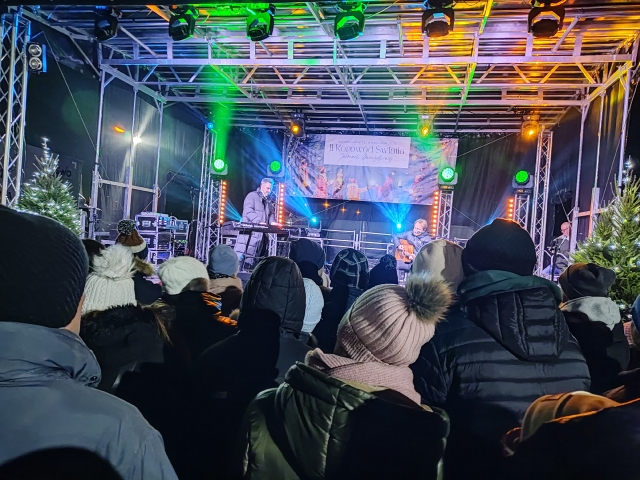 III Jarmark Świateczny i Korowód Światła_40