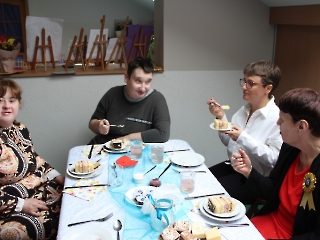 20.11.2023 Obchody 18 rocznicy powstania naszego Domu połączone z obchodami Dnia pracownika socjalnego_37