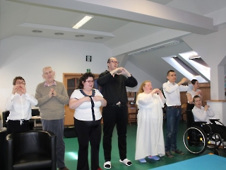 Śniadanie Wielkanocne, występ artystyczny, życzenia, modlitwa, poczęstunek_44